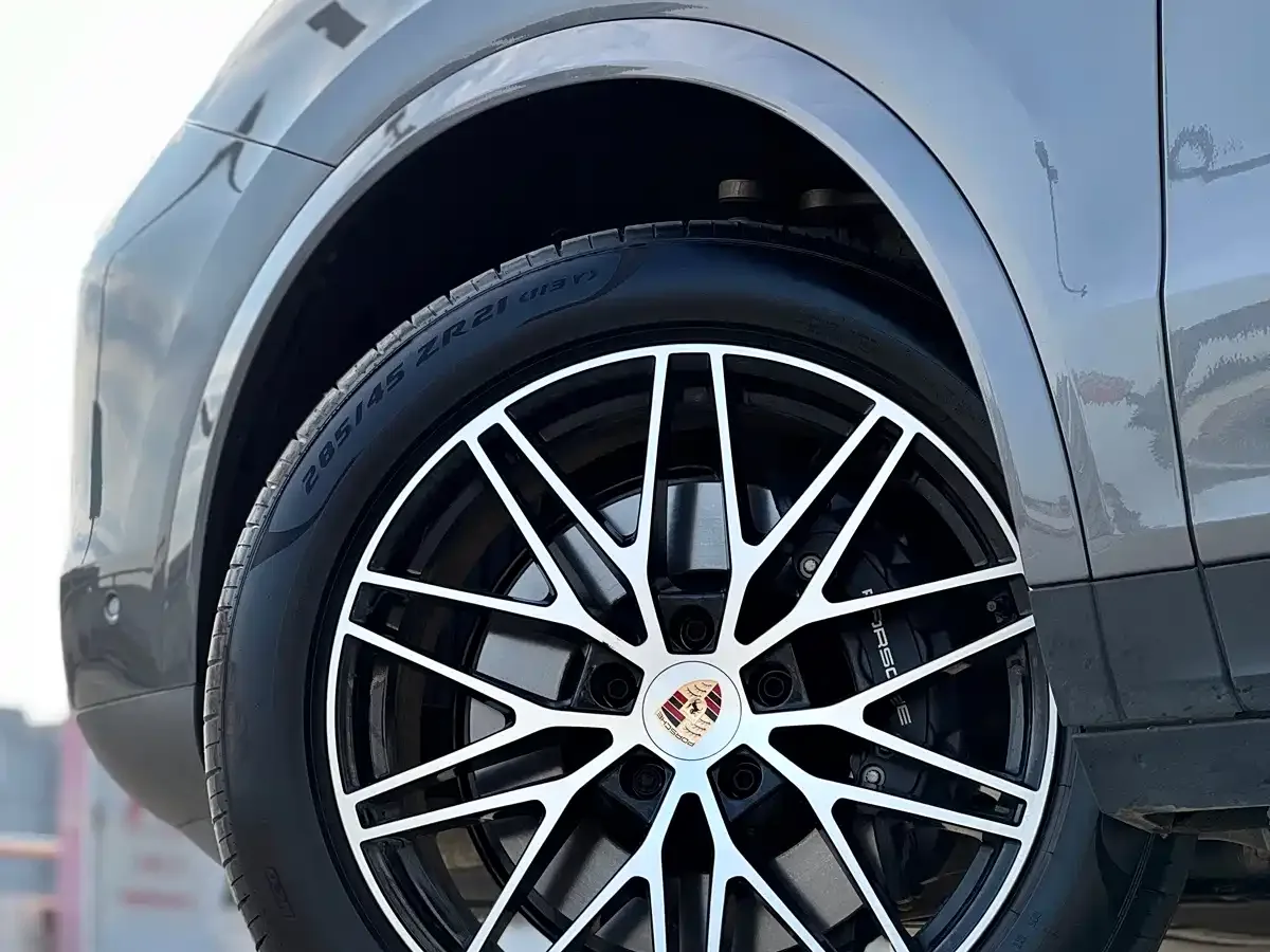 Porsche Cayenne 2025 Cayenne 3.0T Dream Chaser Edition — Фото автомобиля 13