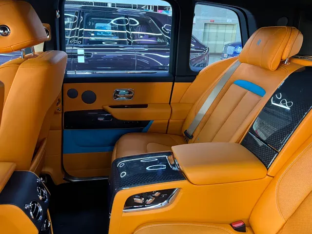 Rolls-Royce Cullinan — Фото автомобиля 17