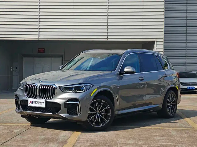 Фотография автомобиля — BMW X5