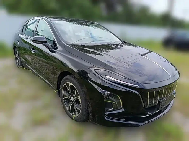 Hongqi E-QM5 — Фото автомобиля 5