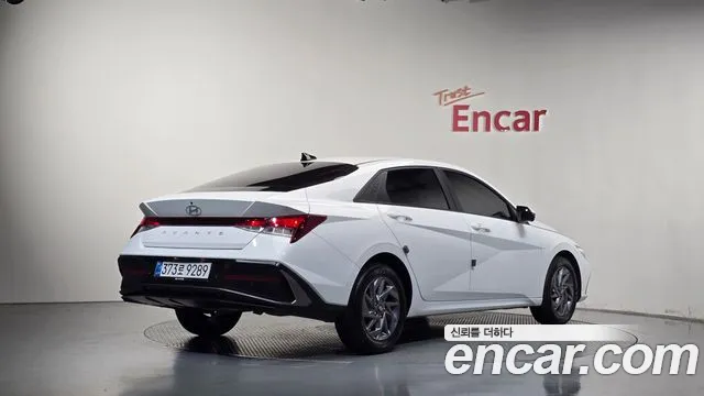Hyundai Avante CN7 — Фото автомобиля 2
