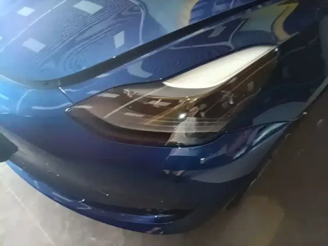 Tesla Model 3 — Фото автомобиля 23