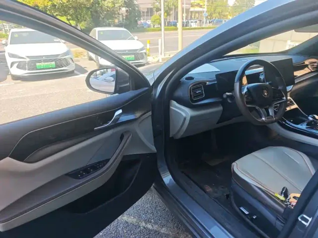 BYD Qin PLUS — Фото автомобиля 15