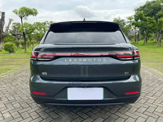 Leapmotor C11 — Фото автомобиля 5