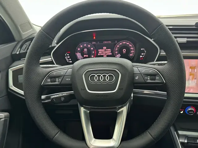 Audi Q3 — Фото автомобиля 11