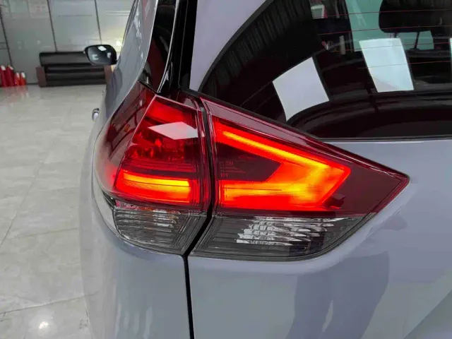 Nissan X-Trail — Фото автомобиля 24