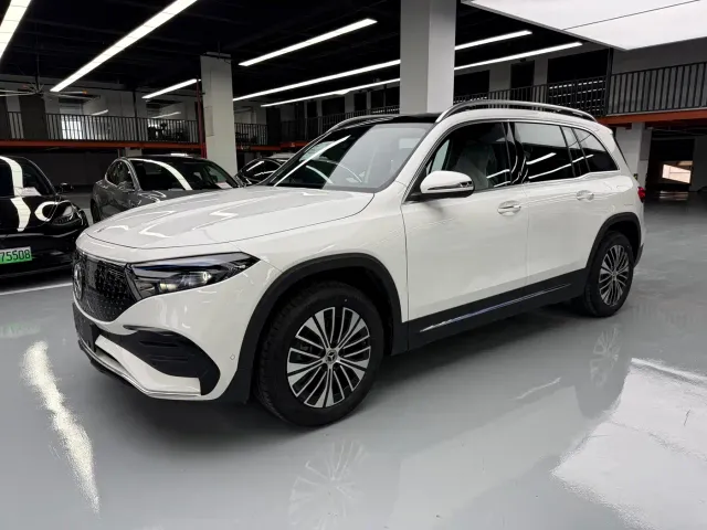 Фотография автомобиля — Mercedes-Benz EQB