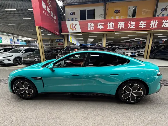 Xiaomi SU7 — Фото автомобиля 2