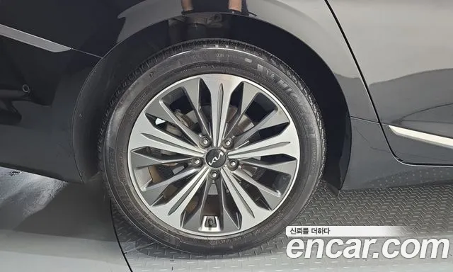 Kia K8 Hybrid — Фото автомобиля 5
