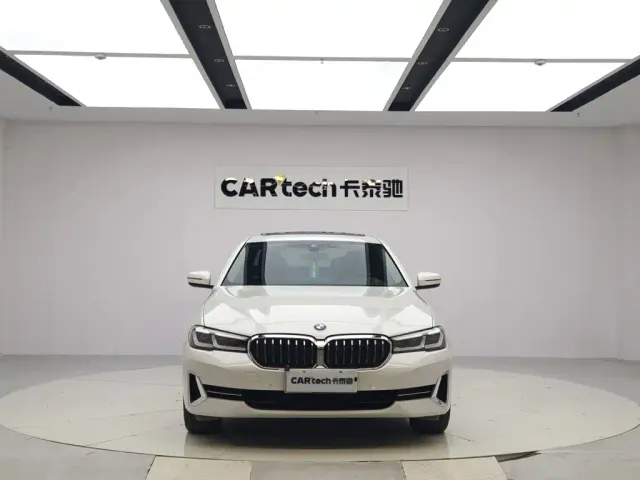 BMW 5 Series — Фото автомобиля 8
