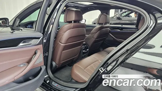 BMW 5-Series 5 серия (G30) — Фото автомобиля 11