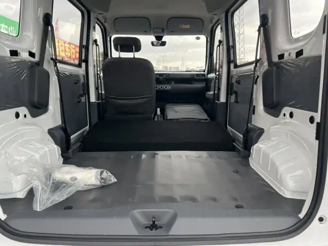 Wuling Zhiguang NEV — Фото автомобиля 9