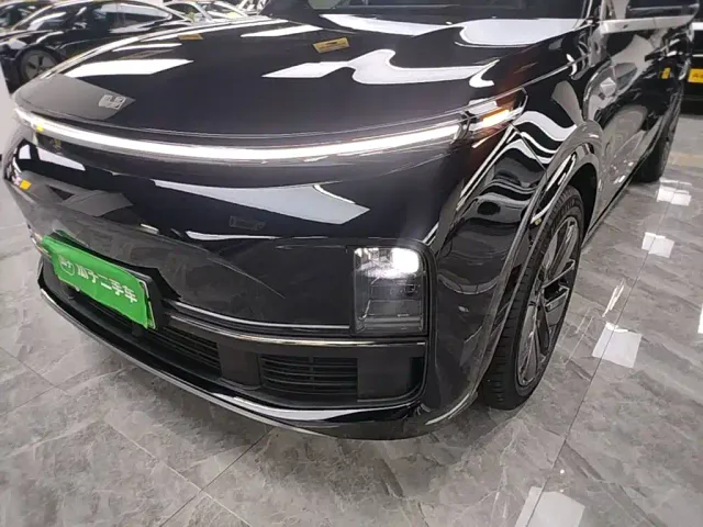 Li Auto L9 — Фото автомобиля 23