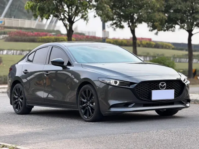 Mazda Axela — Фото автомобиля 3