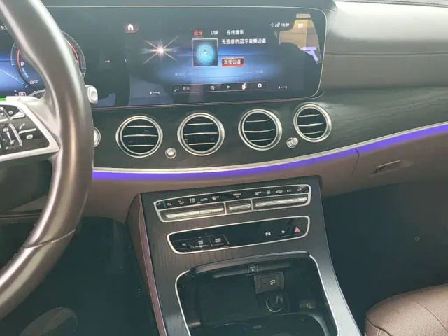 Mercedes-Benz E-Class — Фото автомобиля 12