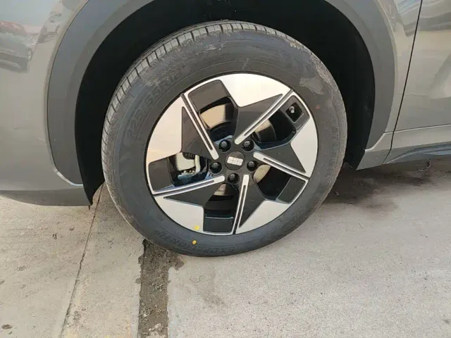Geely Galaxy E5 — Фото автомобиля 22