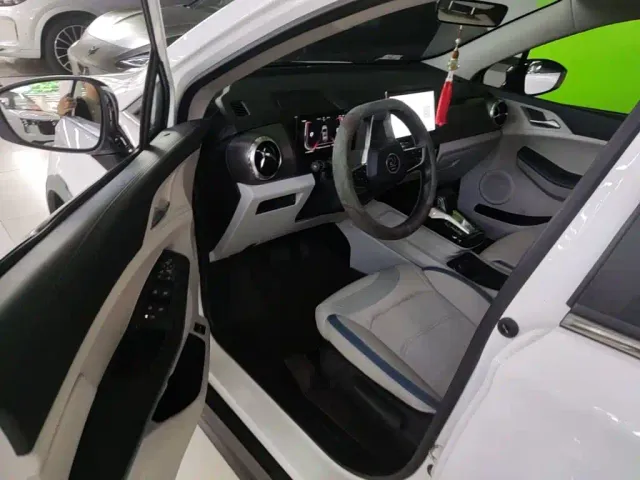 BYD Yuan Pro — Фото автомобиля 15