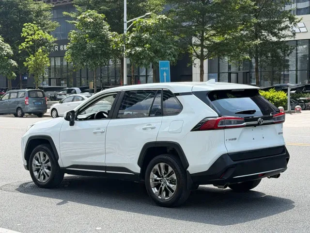 Toyota Wildlander — Фото автомобиля 4