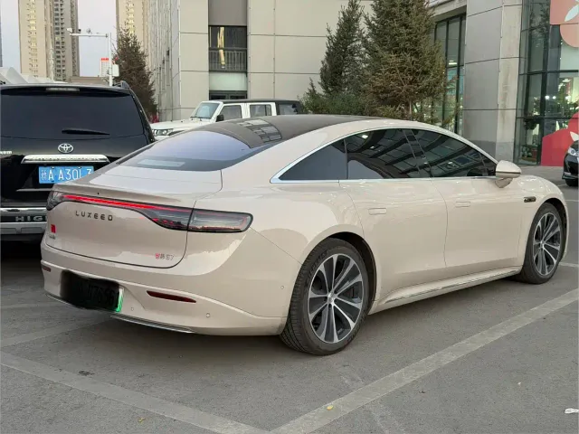 Luxeed S7 — Фото автомобиля 12