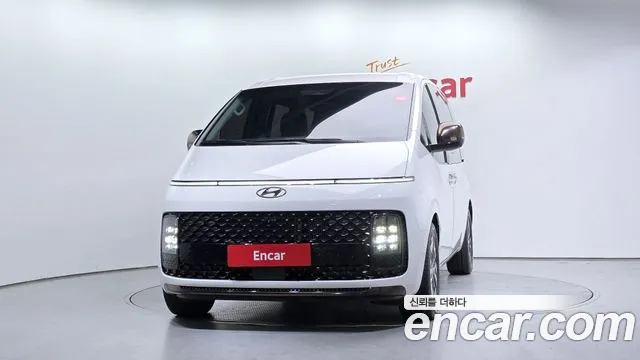 Hyundai Staria Staria 4WD Lounge 7 мест — Фото автомобиля 3