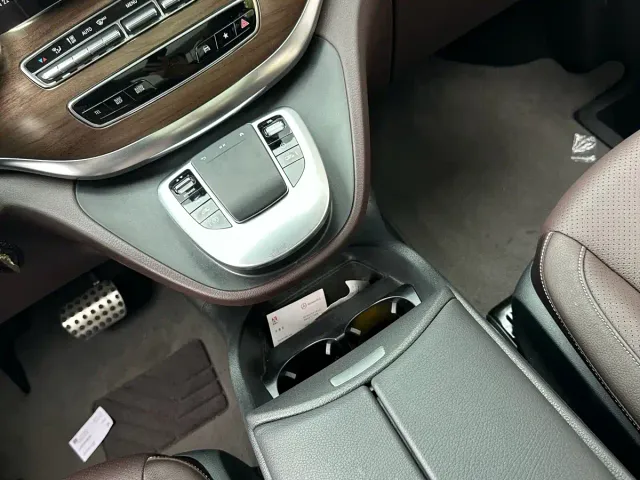 Mercedes-Benz V-Class — Фото автомобиля 18