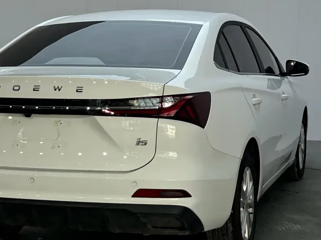 Roewe i5 — Фото автомобиля 17