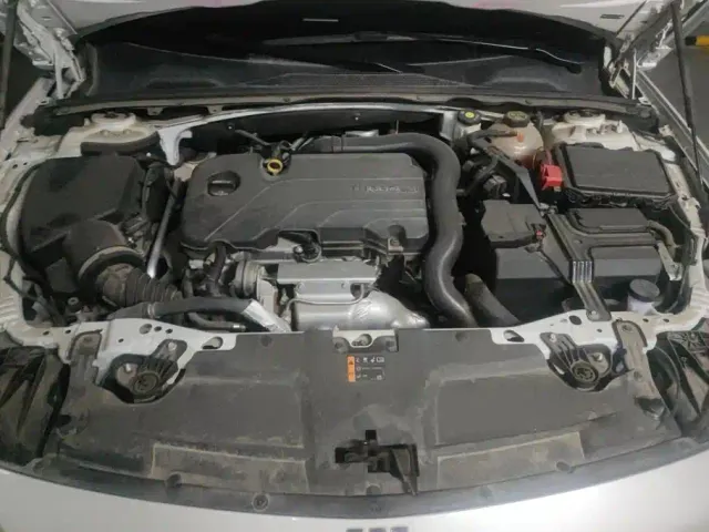Buick Regal — Фото автомобиля 10