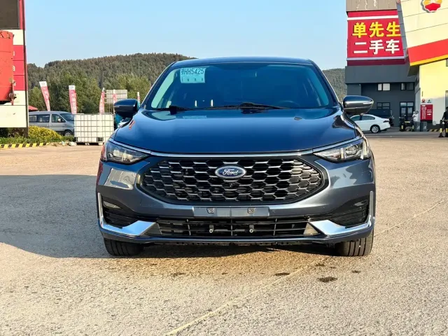Ford Escort — Фото автомобиля 2