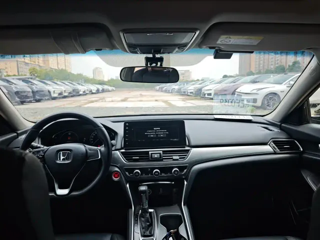 Honda Accord — Фото автомобиля 5