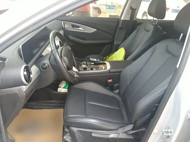 Forthing T5 Evo — Фото автомобиля 13