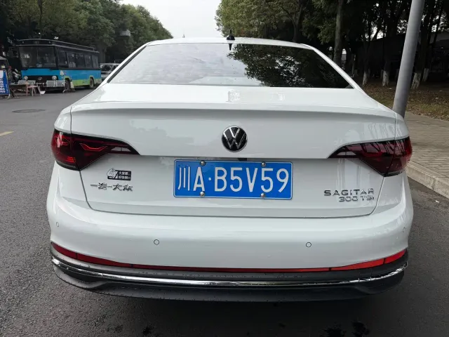 Volkswagen Sagitar — Фото автомобиля 5