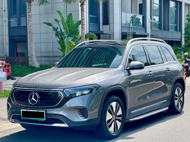 Фотография автомобиля — Mercedes-Benz EQB