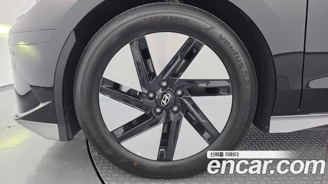 Hyundai Ioniq 6 — Фото автомобиля 5