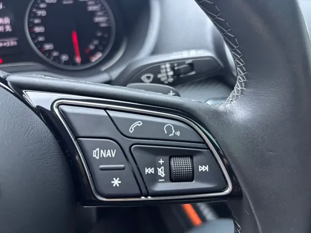 Audi Q2L — Фото автомобиля 12