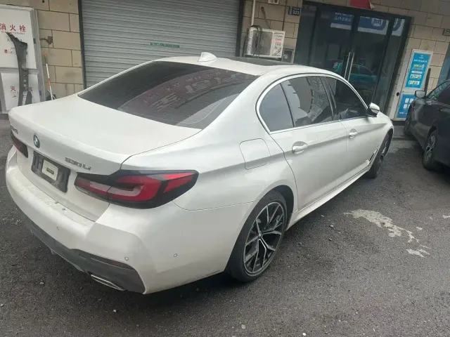 BMW 5 Series — Фото автомобиля 9