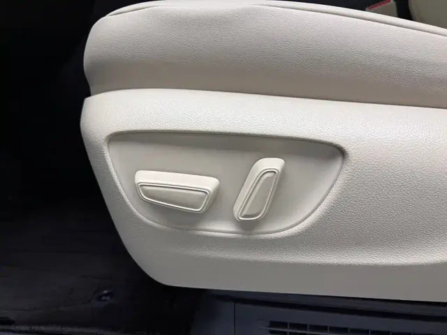 Toyota Alphard — Фото автомобиля 6