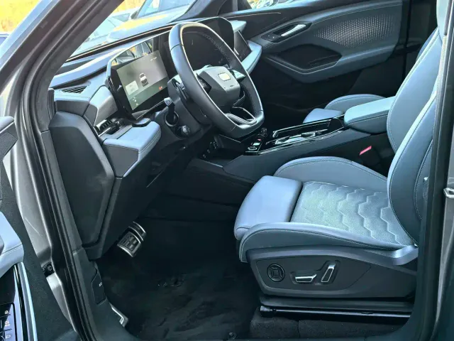 Audi Q6L e-tron — Фото автомобиля 11