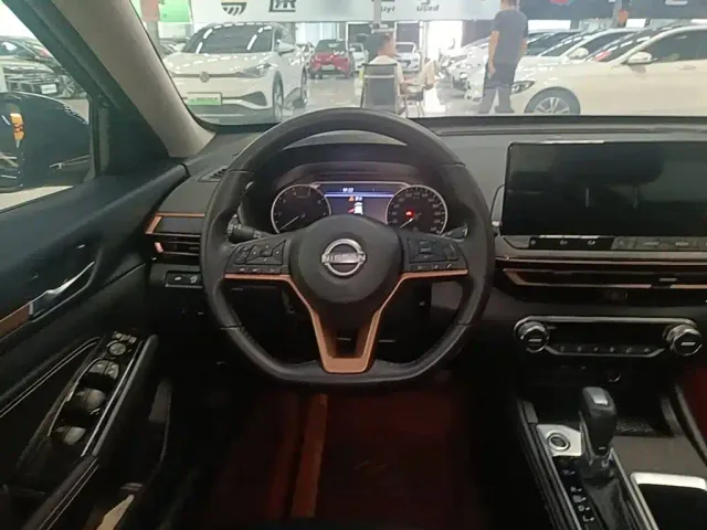 Nissan Teana — Фото автомобиля 10