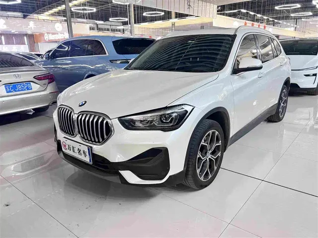Фотография автомобиля — BMW X1