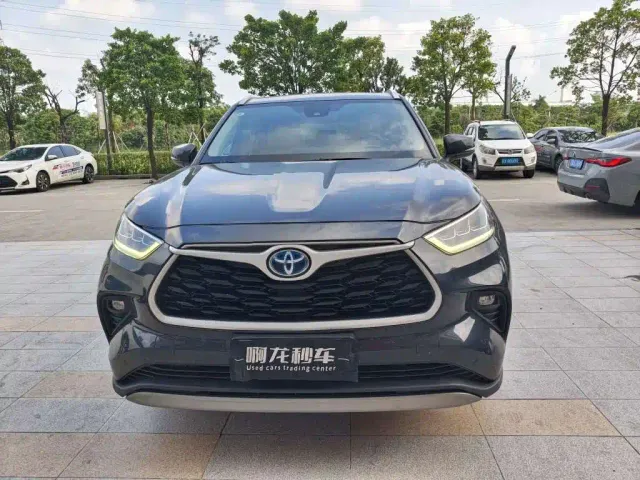 Toyota Highlander — Фото автомобиля 2
