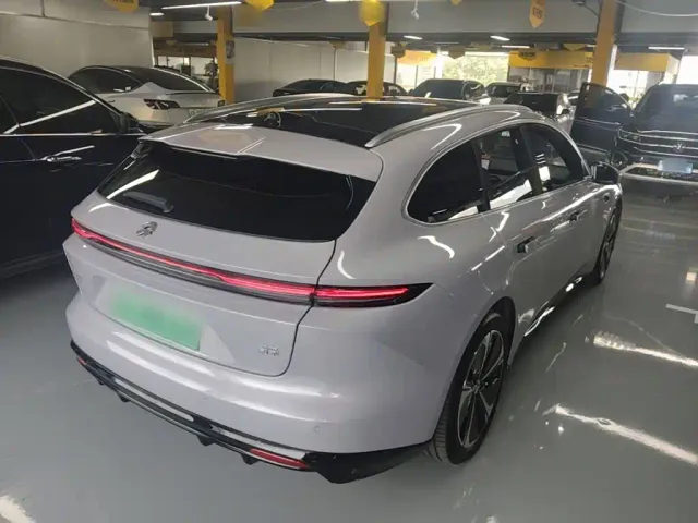 Nio ET5 Touring — Фото автомобиля 6