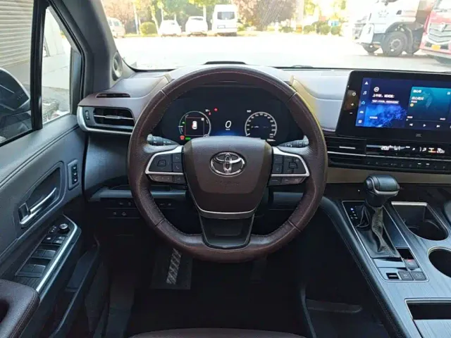Toyota Granvia — Фото автомобиля 10