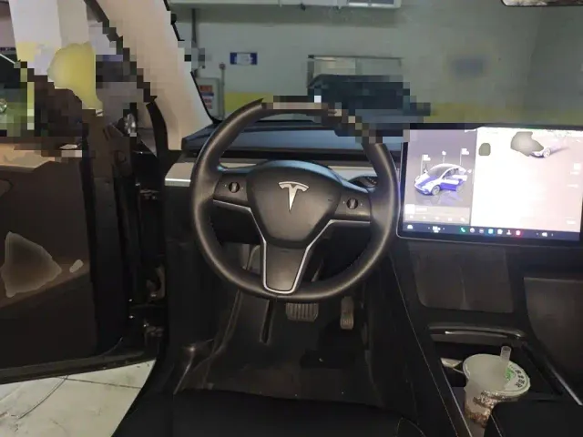 Tesla Model Y — Фото автомобиля 6