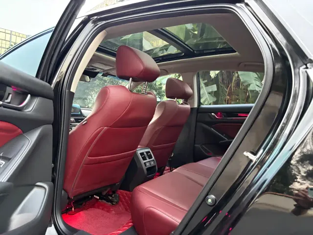 Honda Accord — Фото автомобиля 9