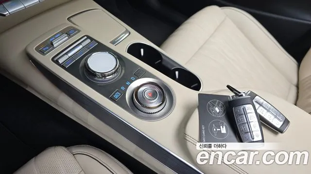 Genesis GV70 2.5T Бензин 2WD — Фото автомобиля 9