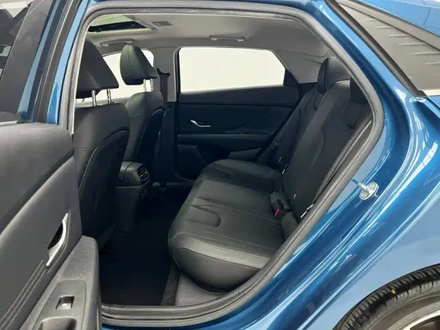 Hyundai Elantra — Фото автомобиля 19