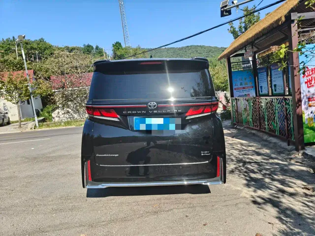 Toyota Vellfire — Фото автомобиля 5