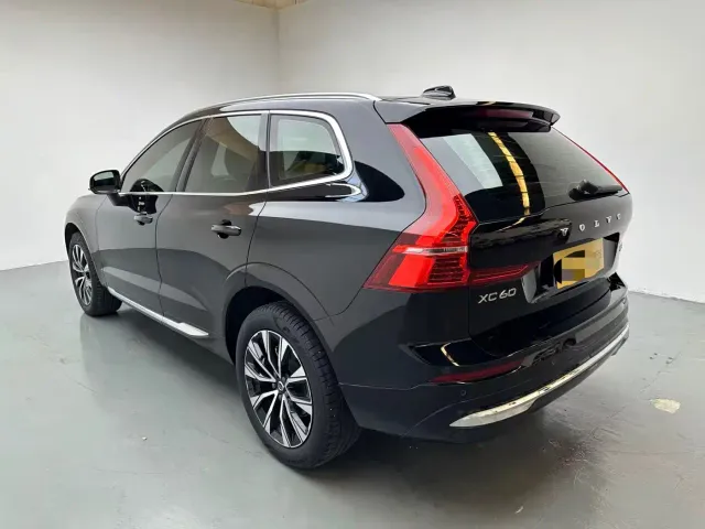 Volvo XC60 — Фото автомобиля 7
