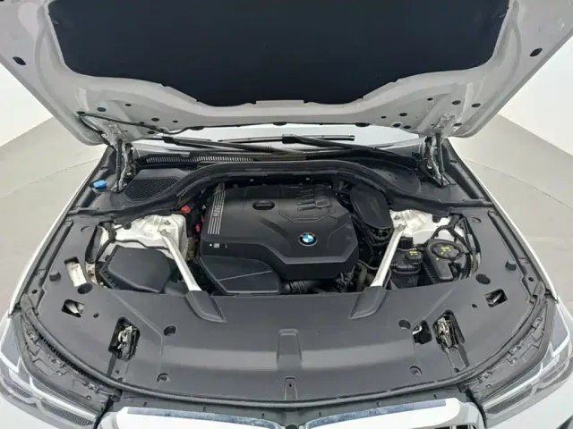 BMW 6 Series Gran Turismo — Фото автомобиля 11