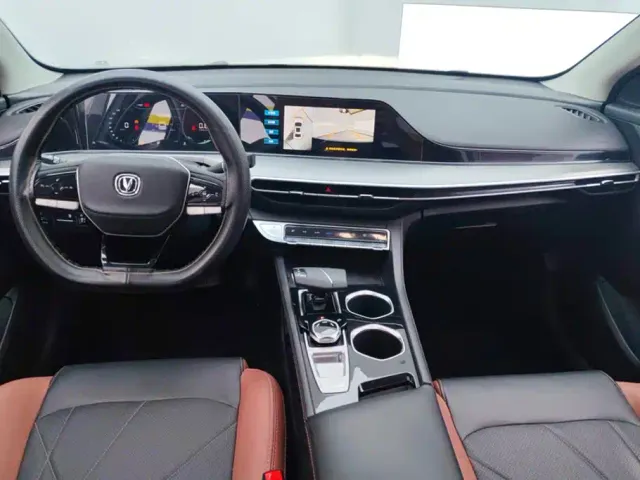 Changan Eado — Фото автомобиля 12